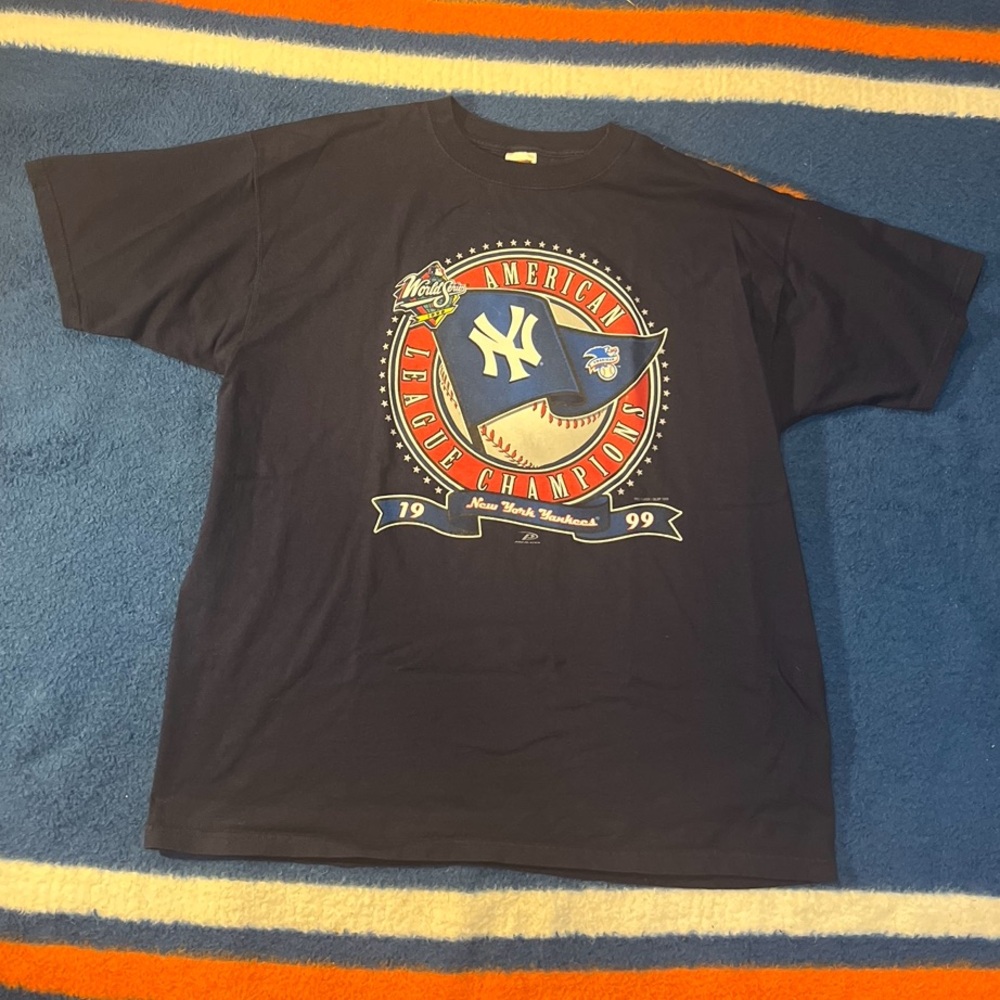 VINTAGE 1999 YANKEES WORLD SERIES T SHIRT